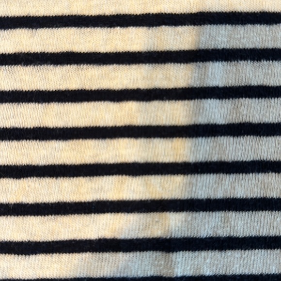 Baby Gap Cap Sleeved Navy and White Striped Knit T-Shirt - Picture 4 of 5